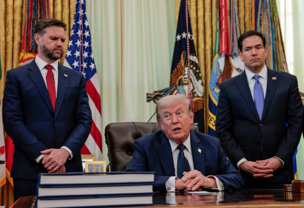 2026 04 23T212712Z 1083711709 RC29VKALZSH4 RTRMADP 3 USA TRUMP 1024  215 701 jpg