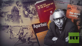 محظور في الداخل، ومرحب به في شوارع موسكو، وصوت الحرية في جميع أنحاء العالم