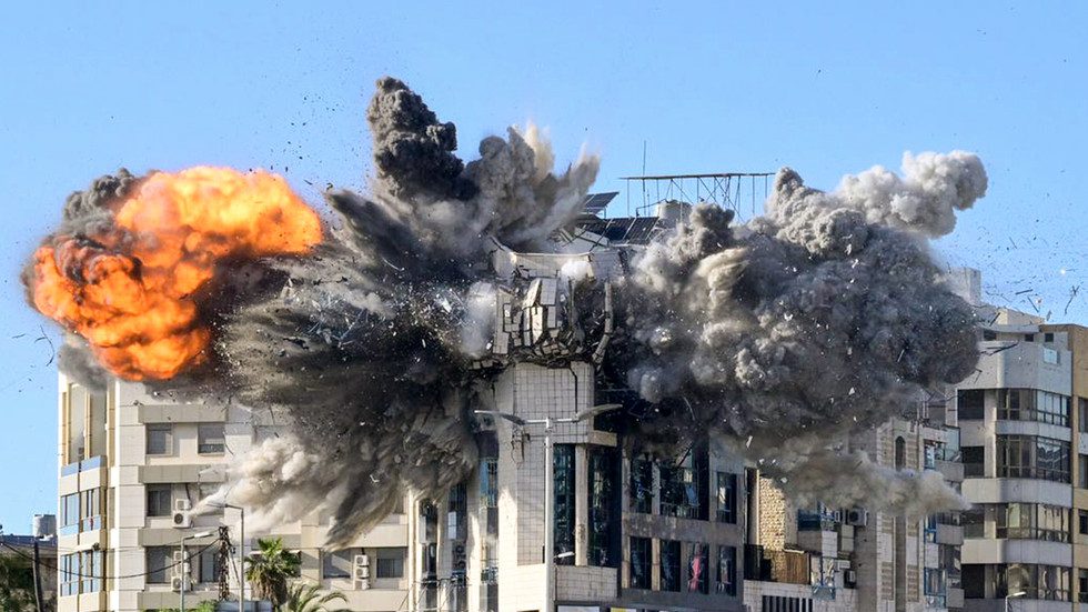 69cc8ff820302764177c5937 jpg