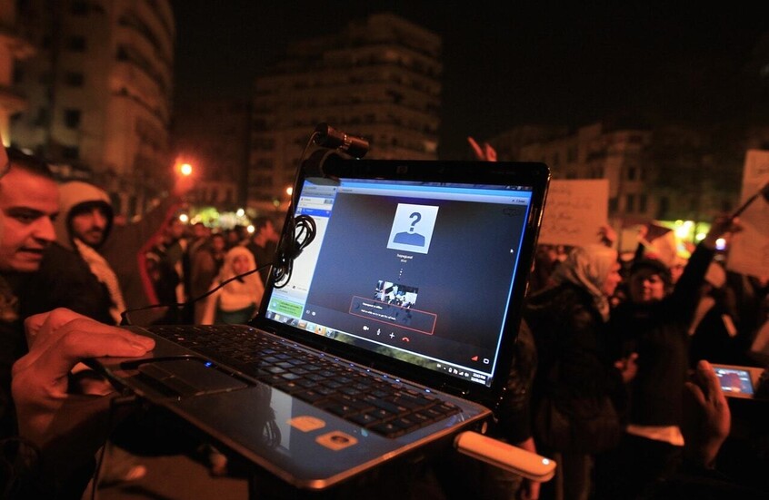 الحكومة المصرية ترد على قطع الإنترنت عن المواطنين ليلا