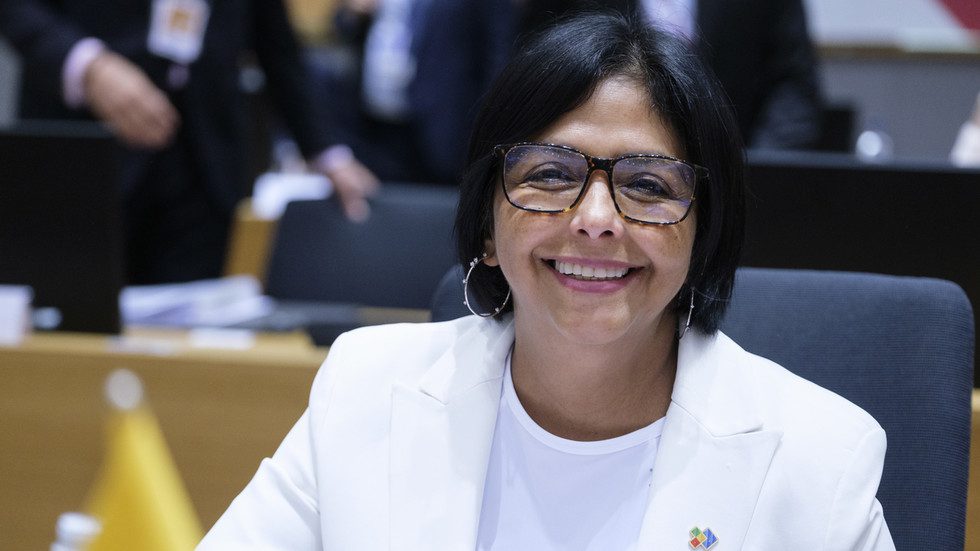 69ce5de22030277361365261 jpg