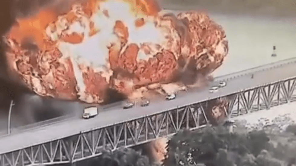 69d4680585f5406e4715f7ce png