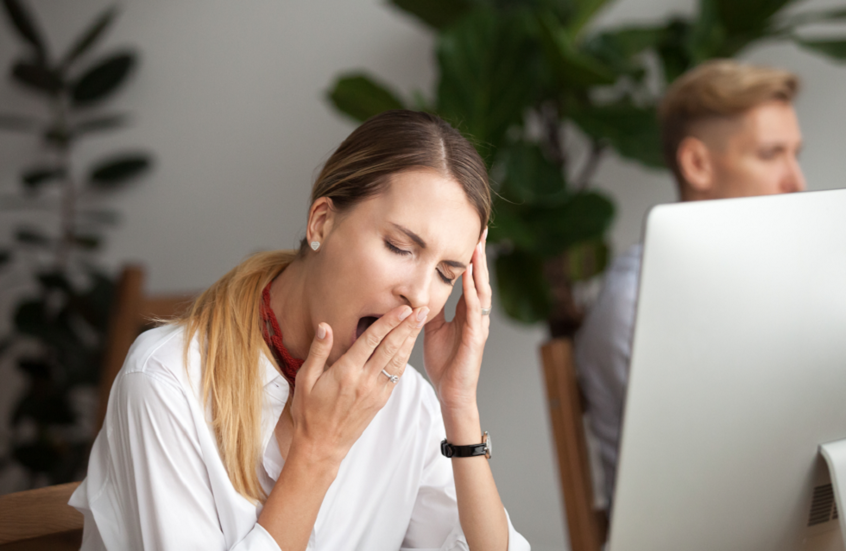 كيف يعزز إدمان الإنترنت اضطراب بنية النوم لدينا