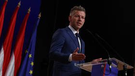 يواجه زعيم المجر الجديد فحصاً فورياً للواقع