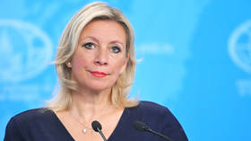 رجل محتجز فوق نسخة طبق الأصل من بوابة أوشفيتز في بلدة ألمانية – وسائل الإعلام – Rt World News