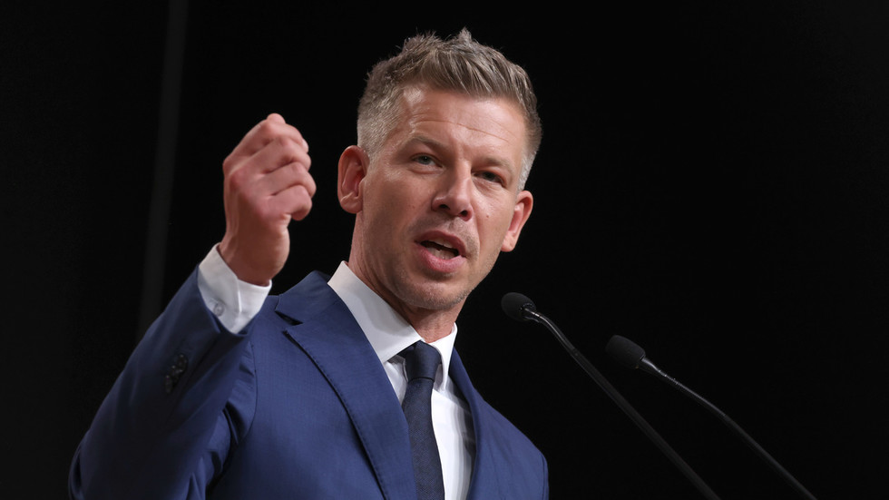 69e745cd2030272f0a6b5ffb jpg