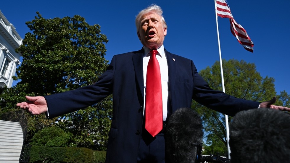 69e9b3582030270c8e596865 jpg