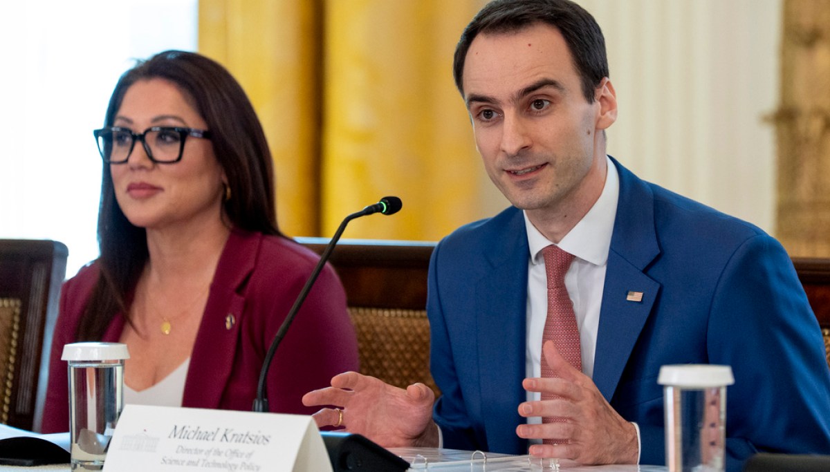 AP25247685442840 jpg