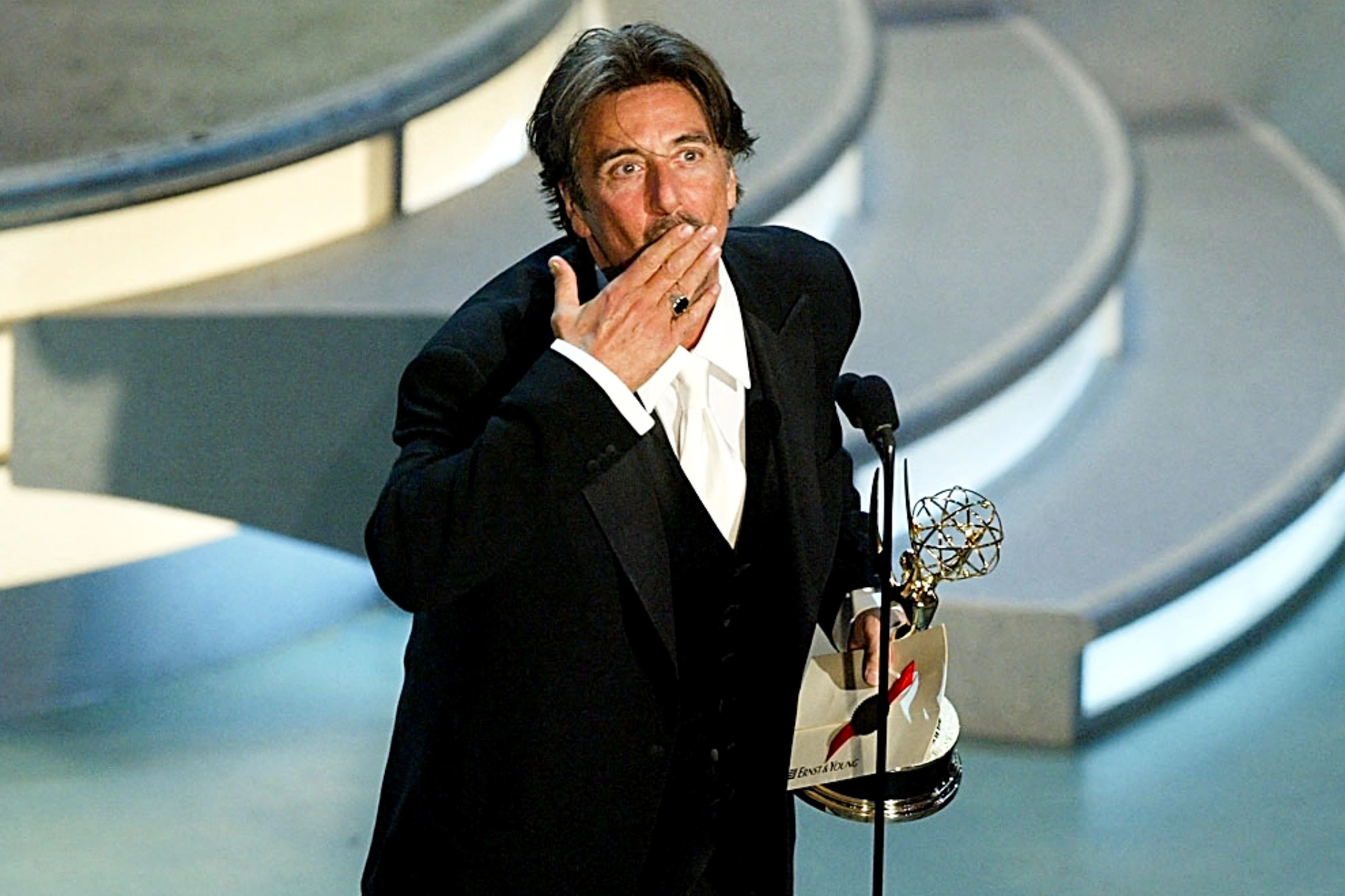 afp  20040920  51318879pb167 emmyshow  v1  highres  56thannualprimetimeemmyawardssho d19 afc jpg