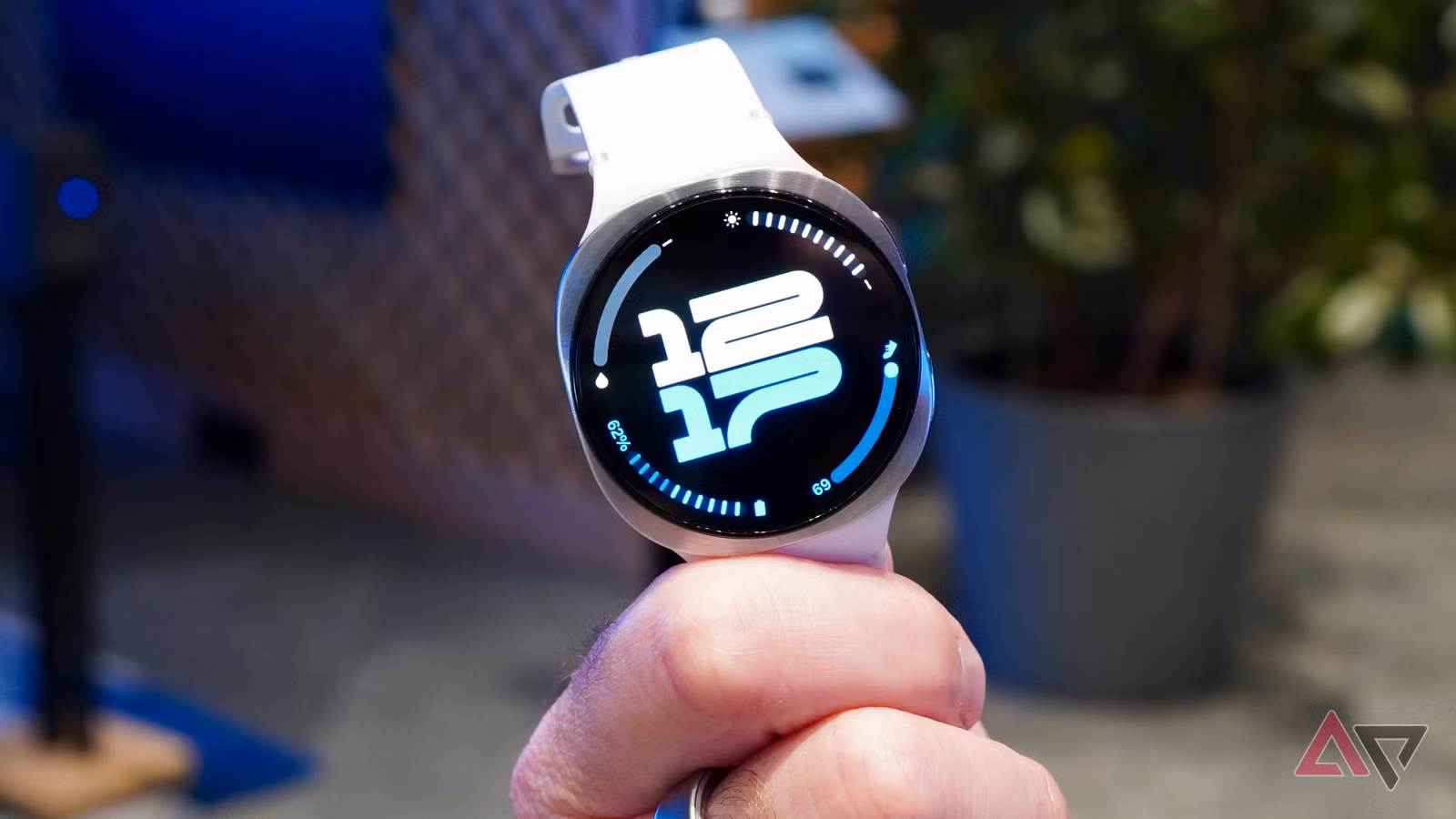 samsung galaxy watch 8 holding JPG