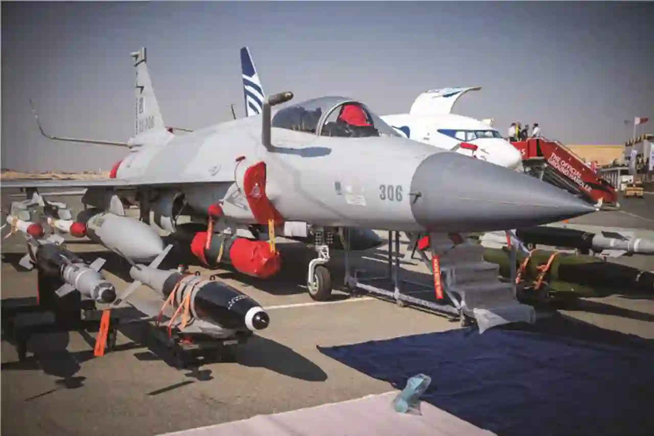 باكستان تعرض مقاتلتها المتقدمة JF 17 Block III في معرض البحرين webp