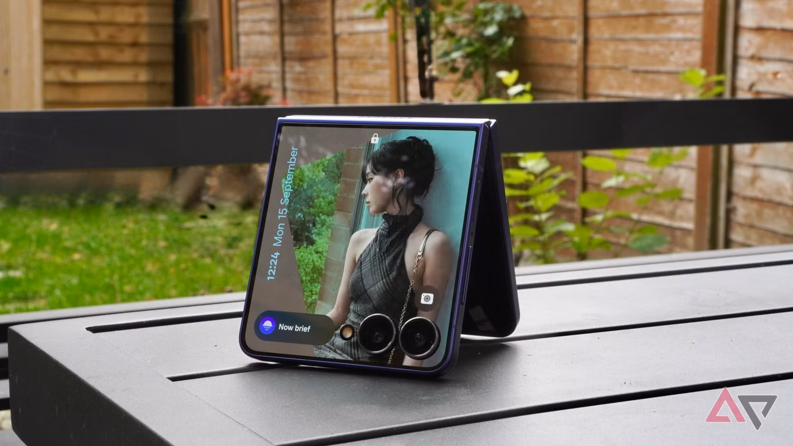 1777914017 z flip 7 cover outside JPG