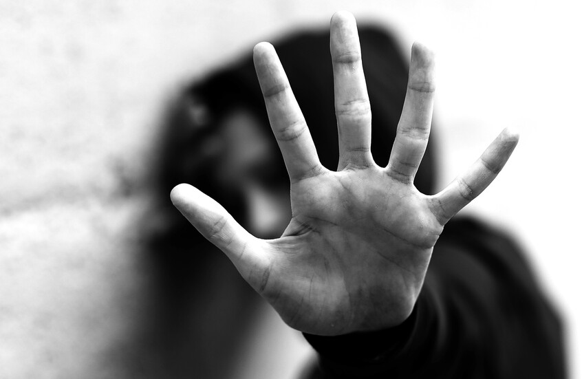اتهام لاعبة كرة  قدم صاعدة باغتصاب مراهق عدة مرات