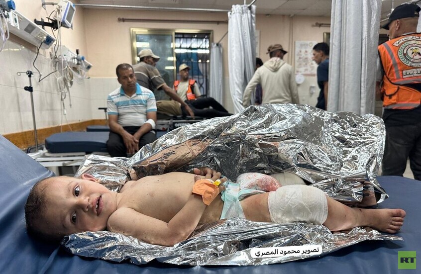 قتيلتان بينهما طفلة و30 إصابة بقصف إسرائيلي استهدف خيام نازحين في مواصي خان يونس.. (فيديو)