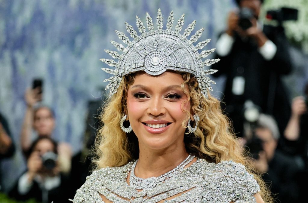 2026 05 05T003945Z 468361631 HP1EM5501U7JO RTRMADP 3 USA MET BALL 1024  215 675 jpg