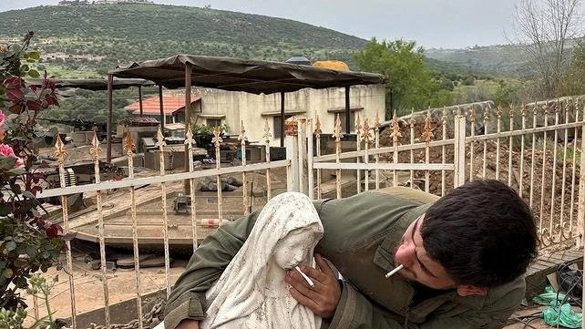 2026 05 07T015949Z 416611383 RC214LANJS53 RTRMADP 3 IRAN CRISIS ISRAEL LEBANON STATUE jpg