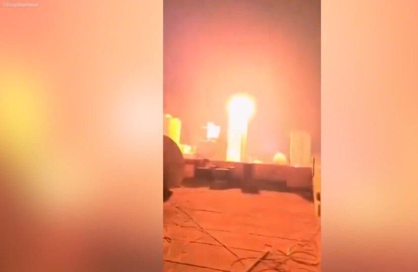 شاهد.. لحظة قصف الحرس الثوري مصرف 