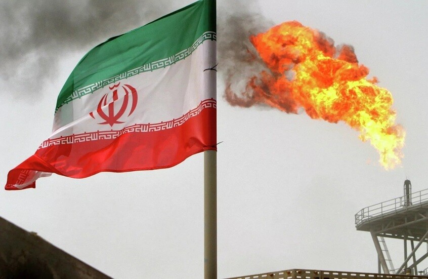 إيران تتهم أمريكا بالوقوف وراء حريق المنطقة النفطية في الإمارات