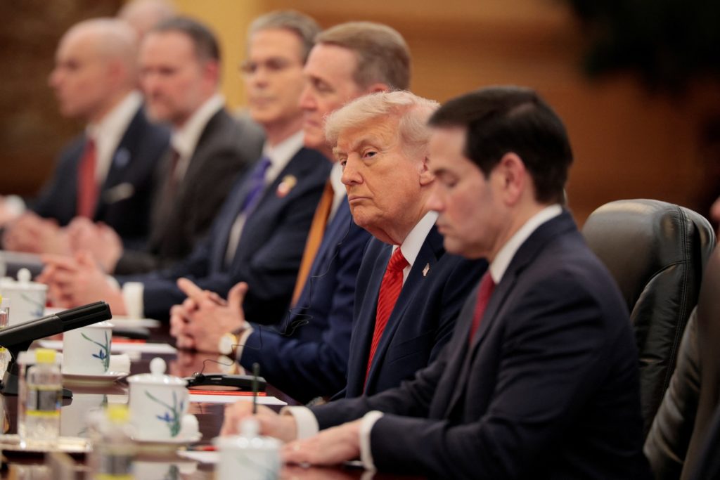 TrumpinChina2 1024  215 683 jpg