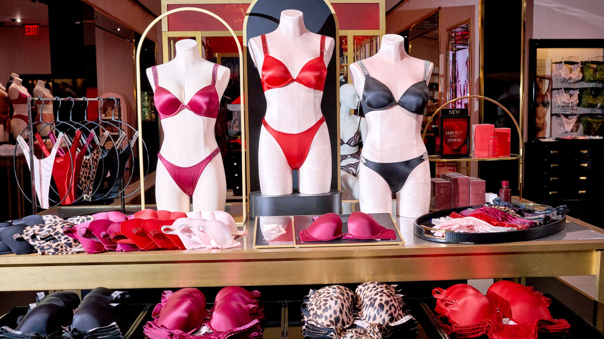 108288144 1775584341985 gettyimages 2239708395 VICTORIAS SECRET jpeg