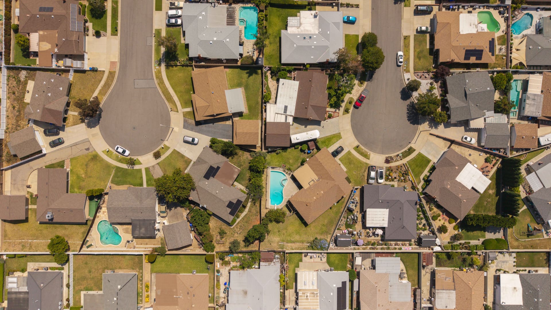 108304898 1778500062004 gettyimages 2274954602 US HOME SALES jpeg
