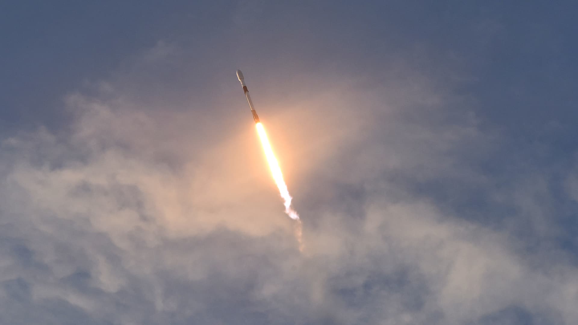 108310358 1779357291194 gettyimages 1228923284 hennessy spacexla201006 npipp jpeg