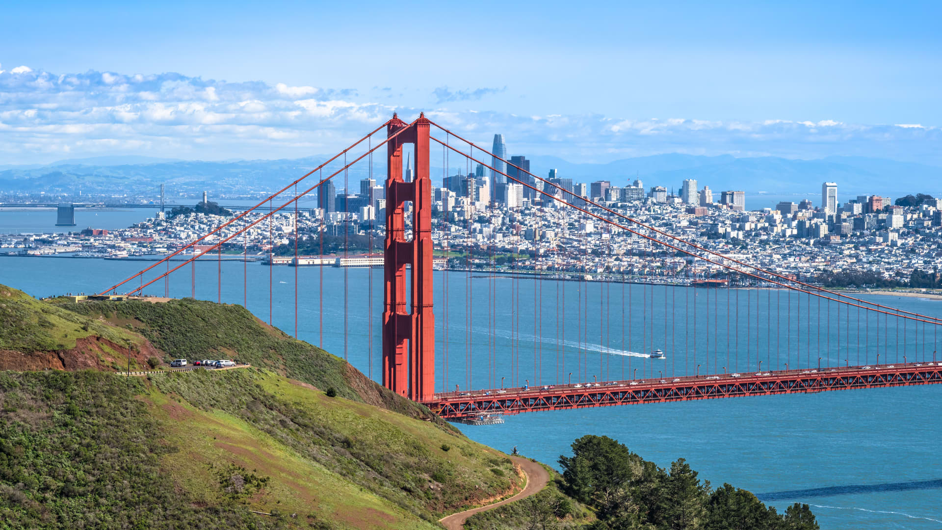 108323429 1781721662404 gettyimages 1481230617 goldengateheadlandsspring jpeg