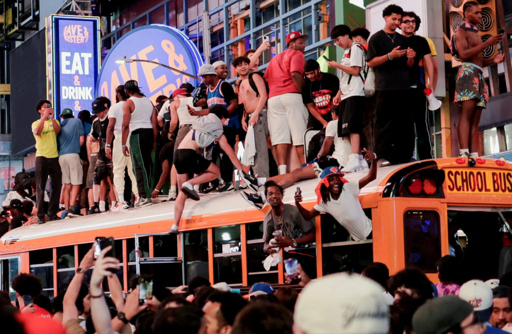 2026 06 14T051954Z 1953299432 RC2GTLAY9H4T RTRMADP 3 BASKETBALL NBA SAS NYK NEWYORK FANS 1024  215 668 jp  jpeg