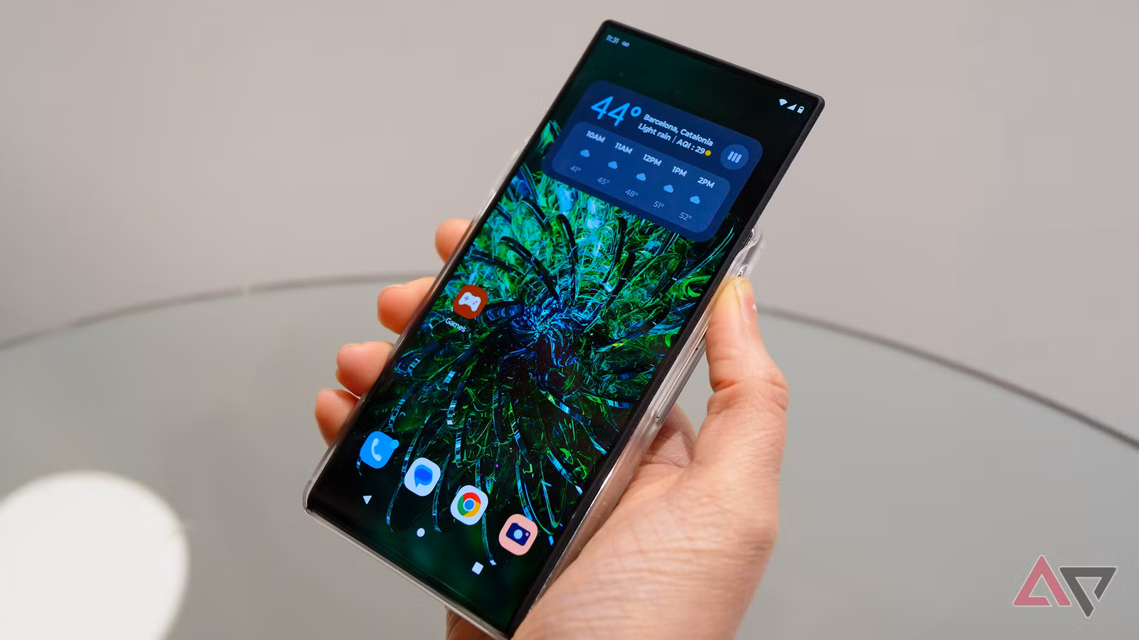motorola rizr rollable phone concept 1 jpg