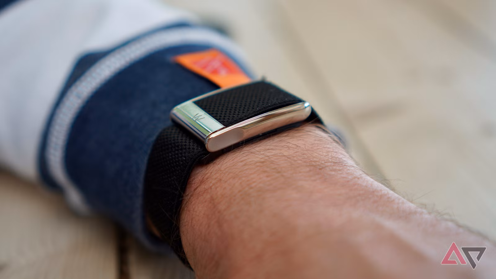 whoop 5 mg wrist side JPG