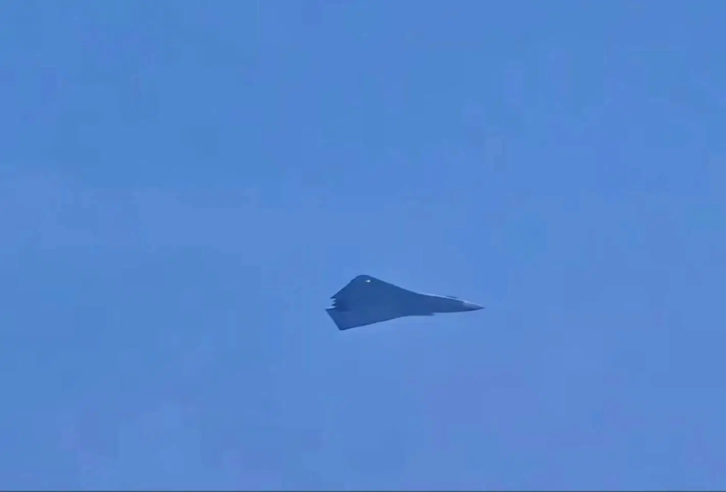 هل هذه النسخة النهائية؟ صور جديدة تكشف تعديلات غير مسبوقة على المقاتلة الشبحية الصينية من الجيل السا webp