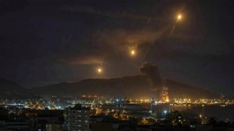 صورة مميزة: عدوان أميركي جديد على إيران.. دوي انفجارات في سيريك وبندر عباس – وكالة مدار نيوز
