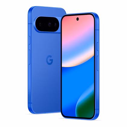 يتم عرض Google Pixel 10 بخلفية بيضاء