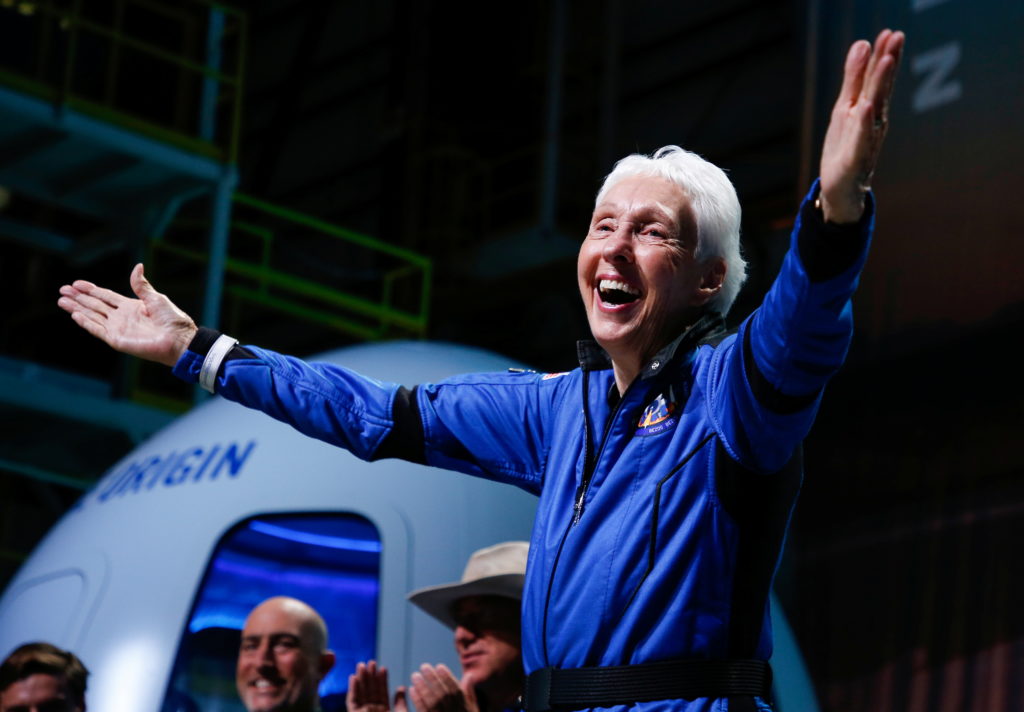2021 07 20T193143Z 2001016510 RC2AOO9F151G RTRMADP 3 SPACE EXPLORATION BLUEORIGIN 1024 215 712 jpg