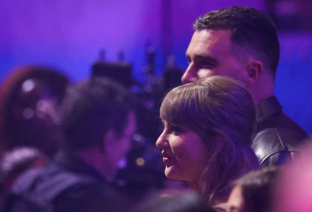 2026 03 27T050853Z 1805576944 RC2OCKASDQBM RTRMADP 3 AWARDS IHEART RADIO e1782946865678 1024  215 697 jpg