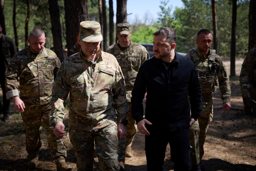 2026 05 08T151213Z 902557143 RC225LACKRRL RTRMADP 3 UKRAINE CRISIS ZELENSKIY FRONTLINE 1024  215 683 jpg