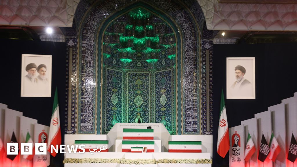 موسيقى جنائزية وآيات مختارة، كيف قرأت منصات التواصل مراسم وداع خامنئي؟