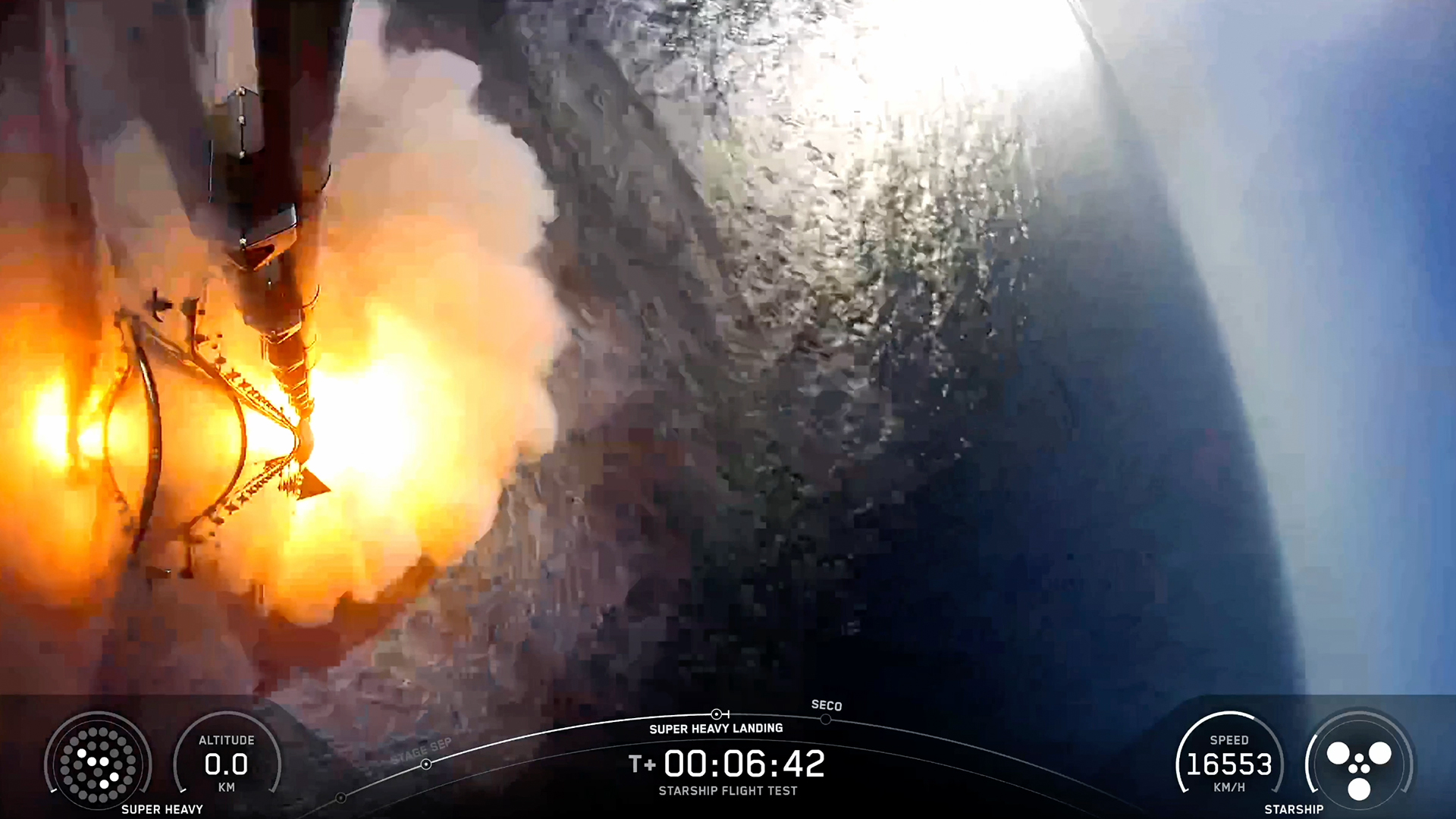 هبوط صاروخ Spacex Super Heavy في خليج المكسيك.