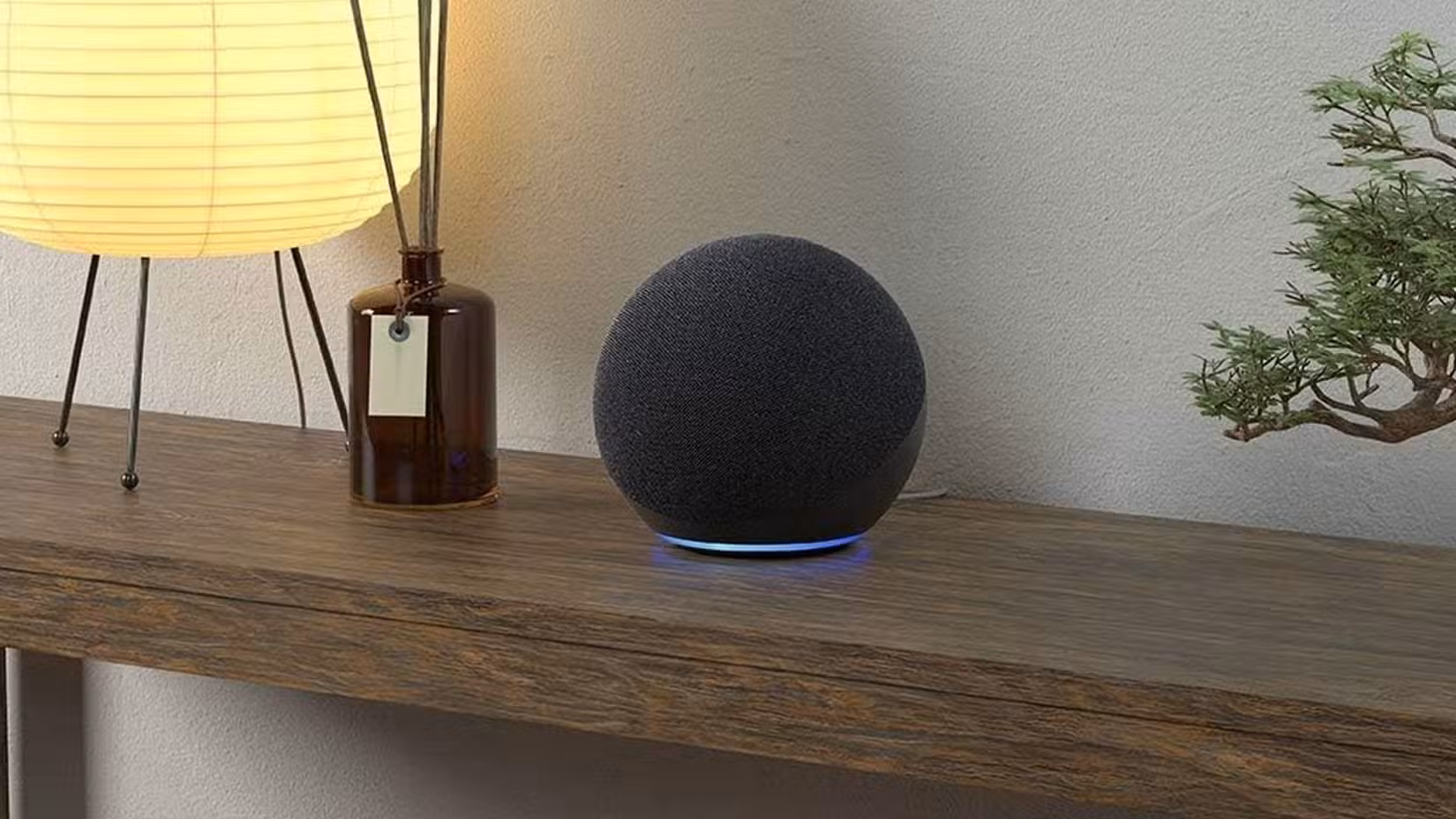 Amazon Echo (الجيل الرابع) على الرف.
