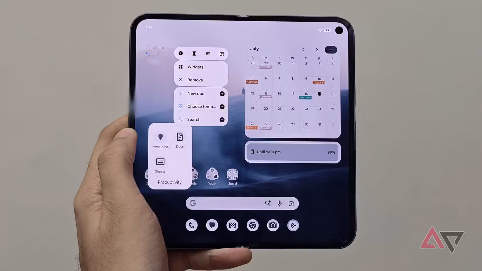 Android large-screen home interface customization featuring side-by-side calendar widget displays and long-press app shortcuts
