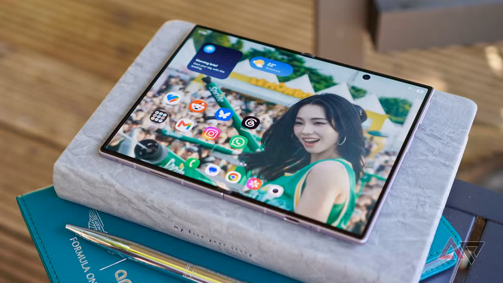 الشاشة المفتوحة لهاتف Samsung Galaxy Z Fold 8