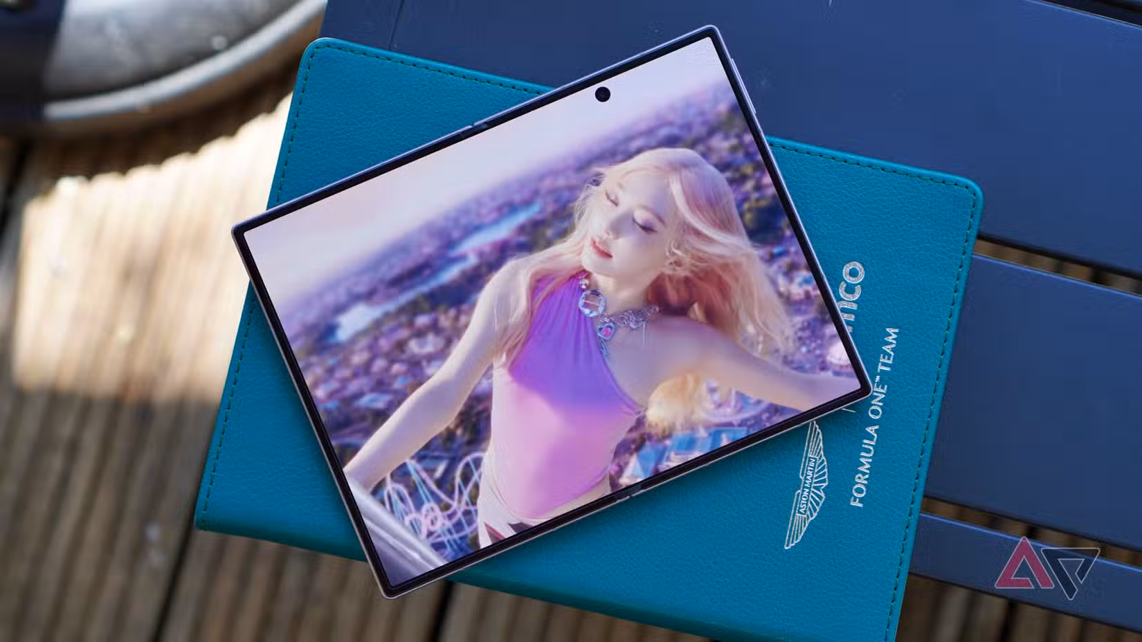 مقطع فيديو يتم تشغيله على Samsung Galaxy Z Fold 8