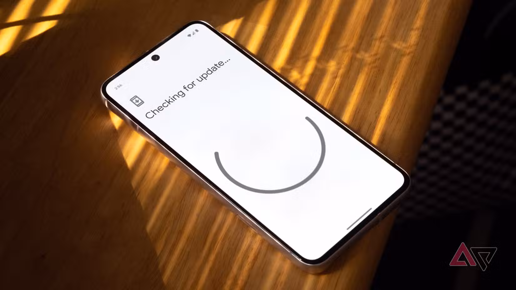 جوجل بيكسل على "التحقق من التحديث" الشاشة التي تظهر قبل تثبيت إصدار Android الجديد