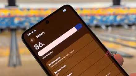 إعدادات البطارية المعروضة على Google Pixel 8 Pro