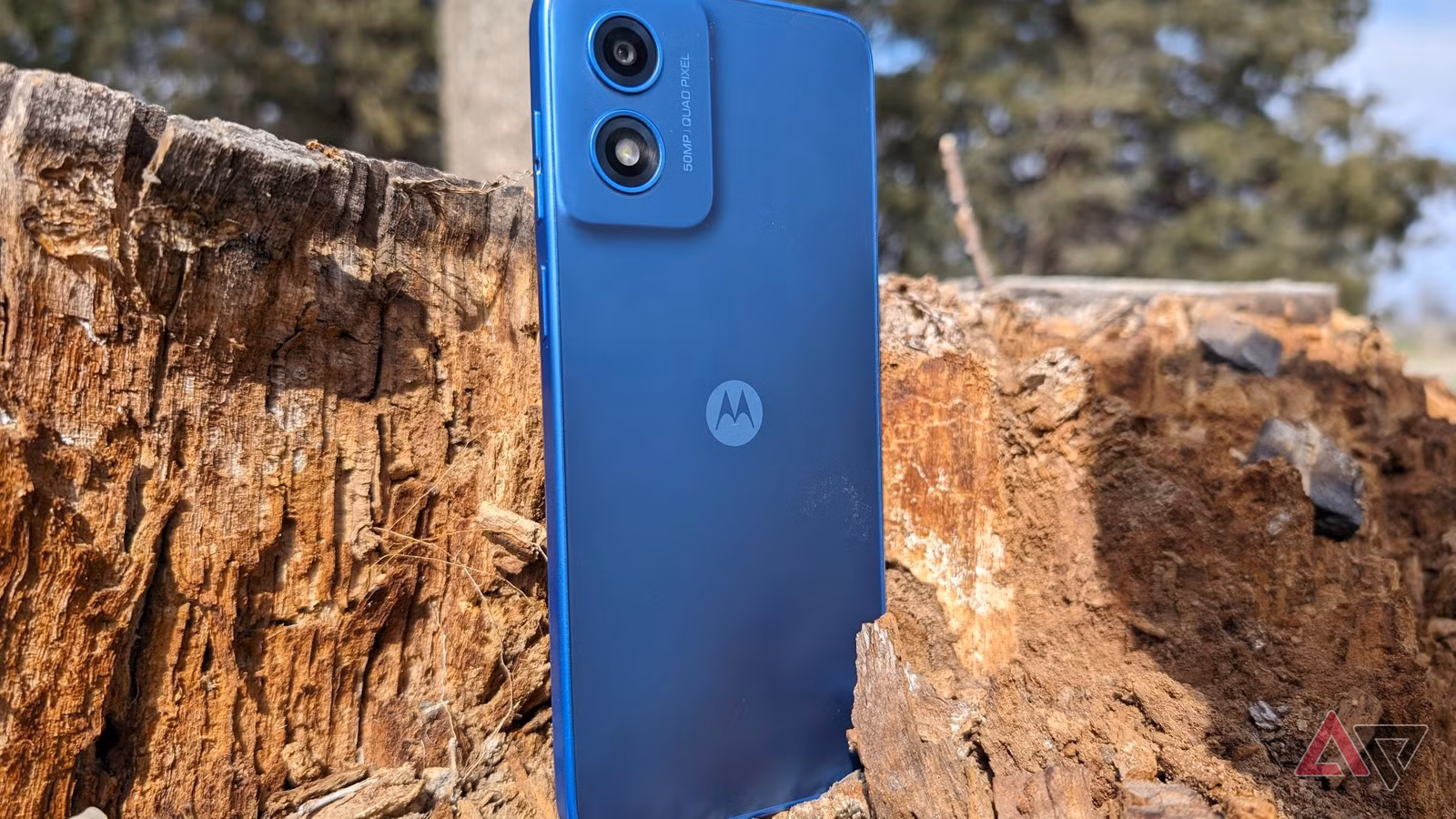 motorola moto g play 2024 lifestyle 01 jpg