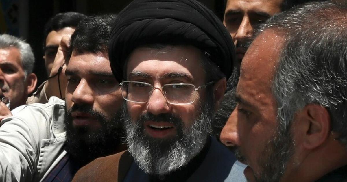 صورة مميزة: “نيويورك تايمز”: مجتبى خامنئي أكثر ميلا لامتلاك وإنتاج أسلحة نووية متطورة
