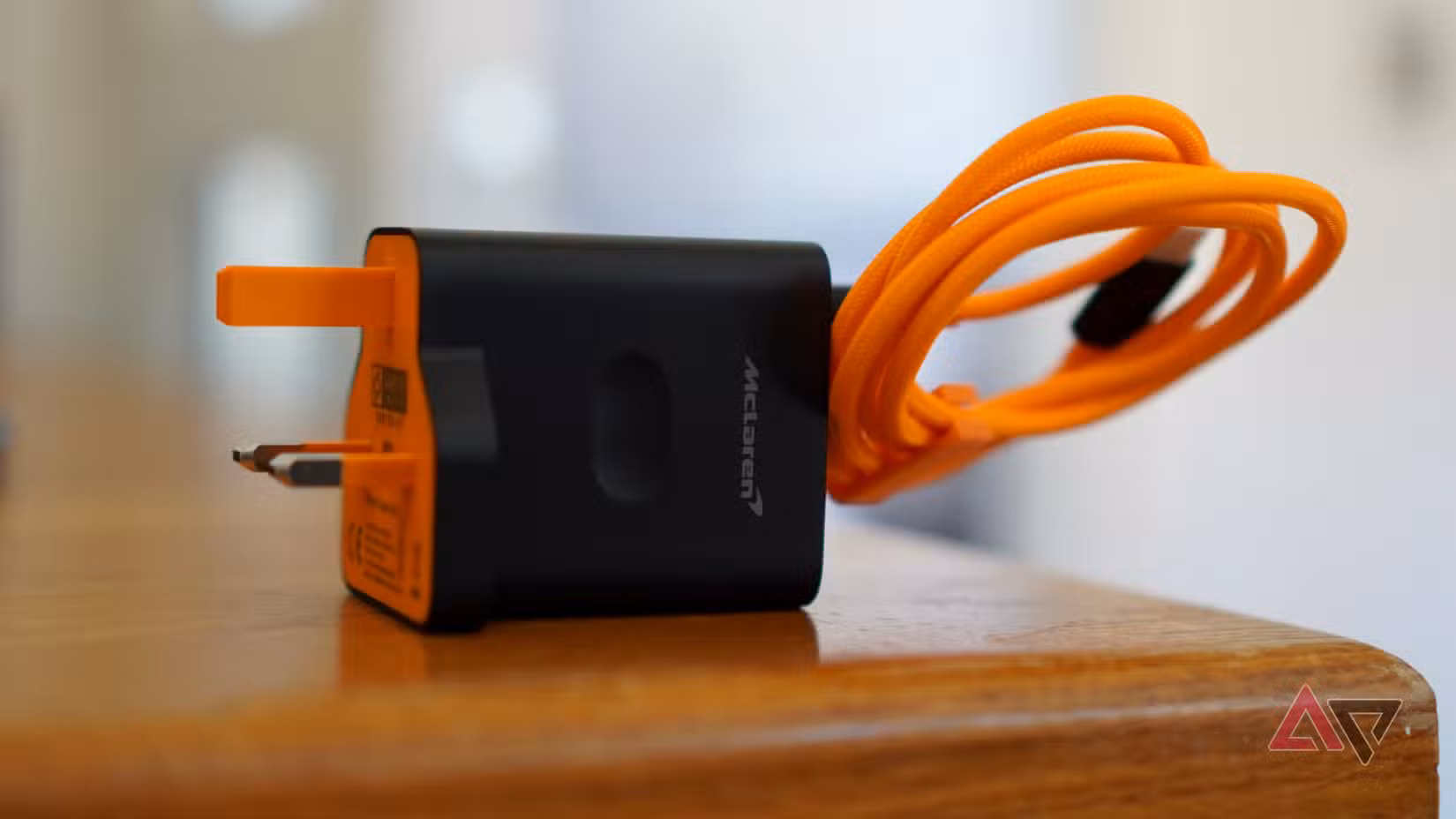 شاحن OnePlus 7T Pro McLaren Edition