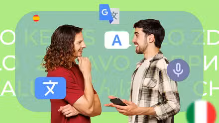 شخصان يستخدمان أيقونات ترجمة Google للتواصل بلغات مختلفة. (1)