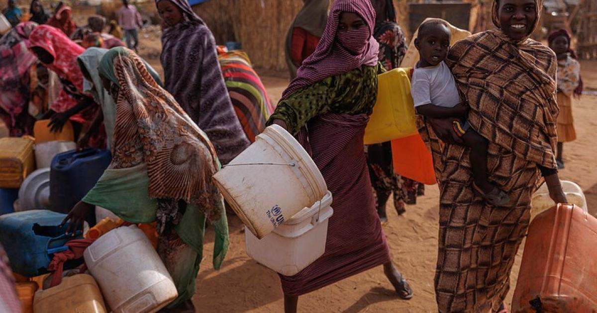 صورة مميزة: ليلًا ونهارًا.. الأمم المتحدة تحذر من خطرين يهددان نساء مدينة الأبيض السودانية