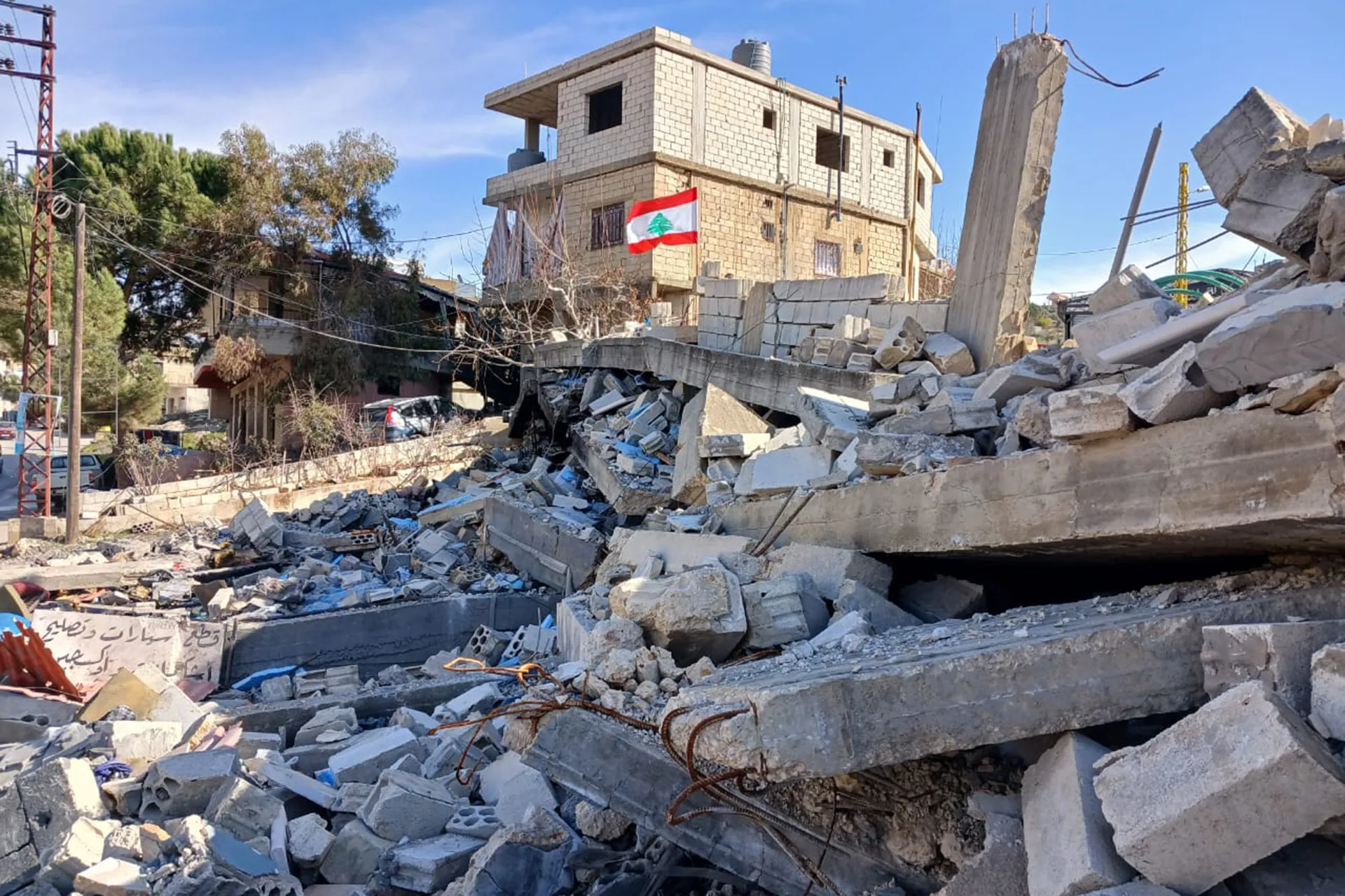 صورة مميزة: بلدية صور تعلن بدء رفع ركام المباني المهدمة جراء العدوان الإسرائيلي – Shafaqna Lebanon